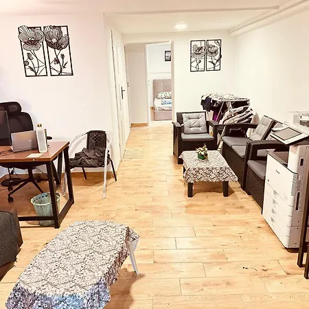 Modern Solo Room, Quiet Workspace & Comfy Bed Ubytování v soukromí Varšava