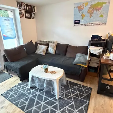 Modern Solo Room, Quiet Workspace & Comfy Bed