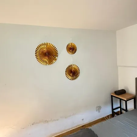 Modern Solo Room, Quiet Workspace & Comfy Bed