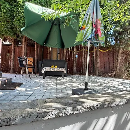 Luxury 1br Haven 10-min Train To Center & Airport Access *