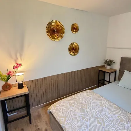 בית אירוח Luxury 1br Haven 10-min Train To Center & Airport Access